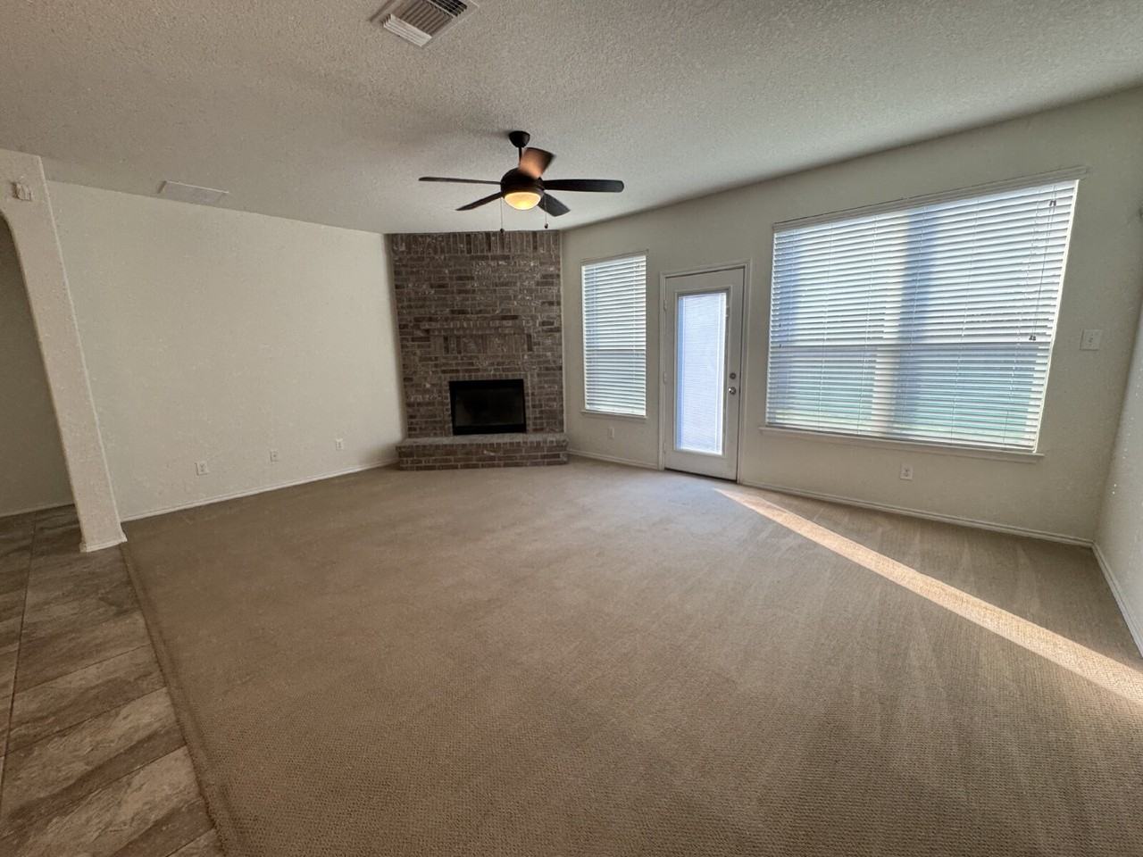 128 Landmark Park - Photo 3 of 19