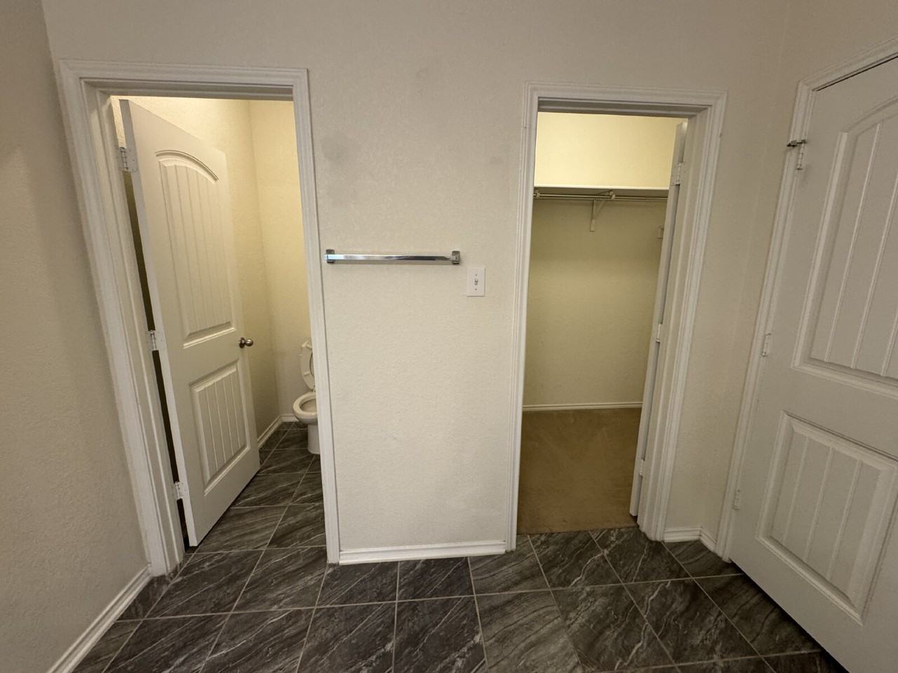 128 Landmark Park - Photo 7 of 19