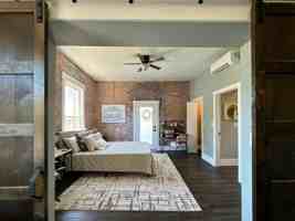 featured image of 806 South Ave