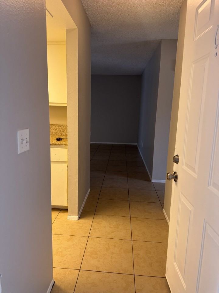 4590 Carriage Park Dr Unit 16c - Photo 7 of 15