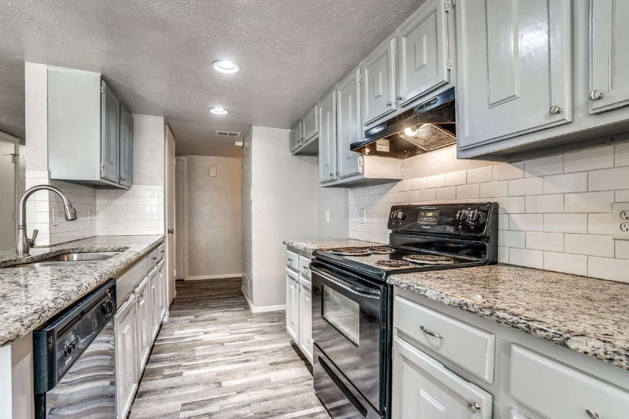 525 David Dr - Photo 6 of 25