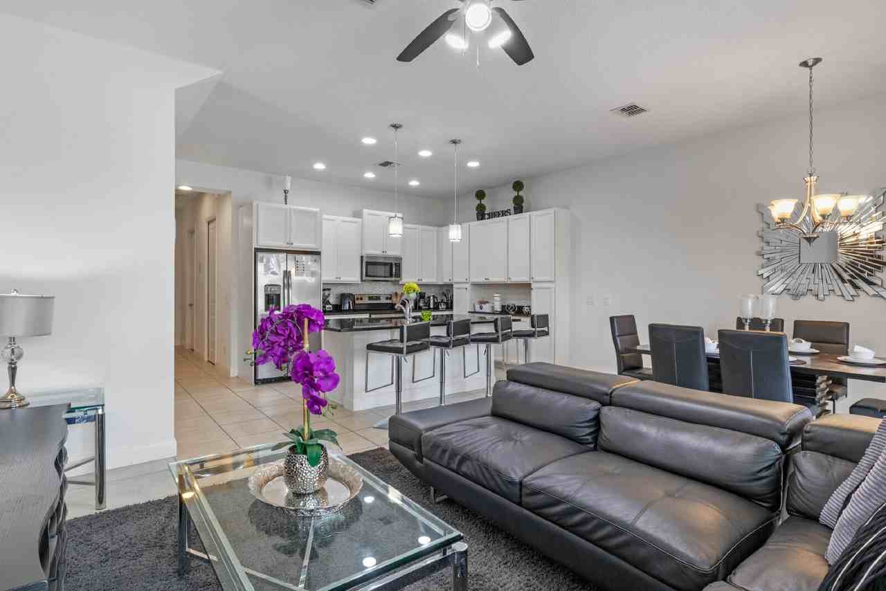 290 Captiva Dr - Photo 6 of 32