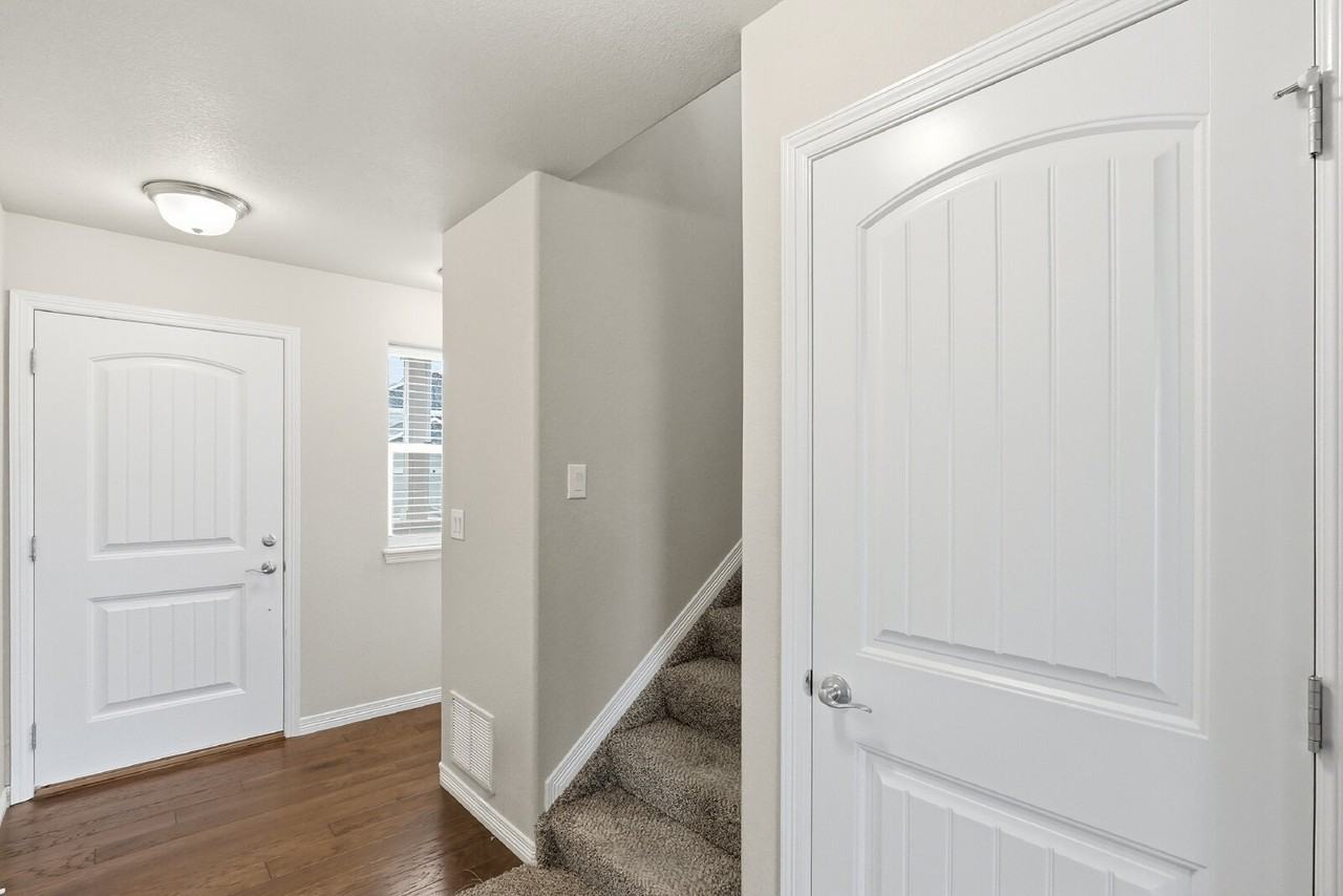 6110 Meadowbank Ln - Photo 2 of 36