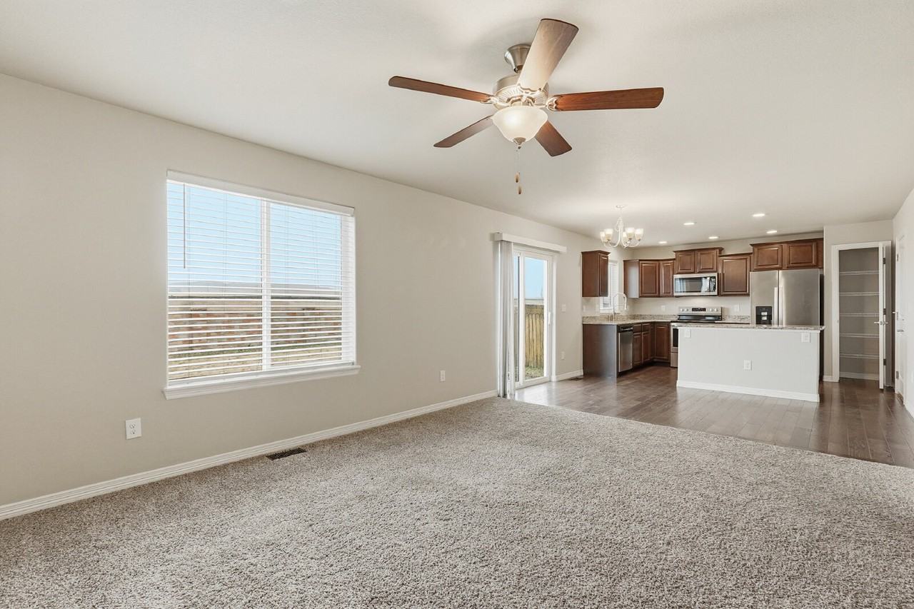 6110 Meadowbank Ln - Photo 6 of 36