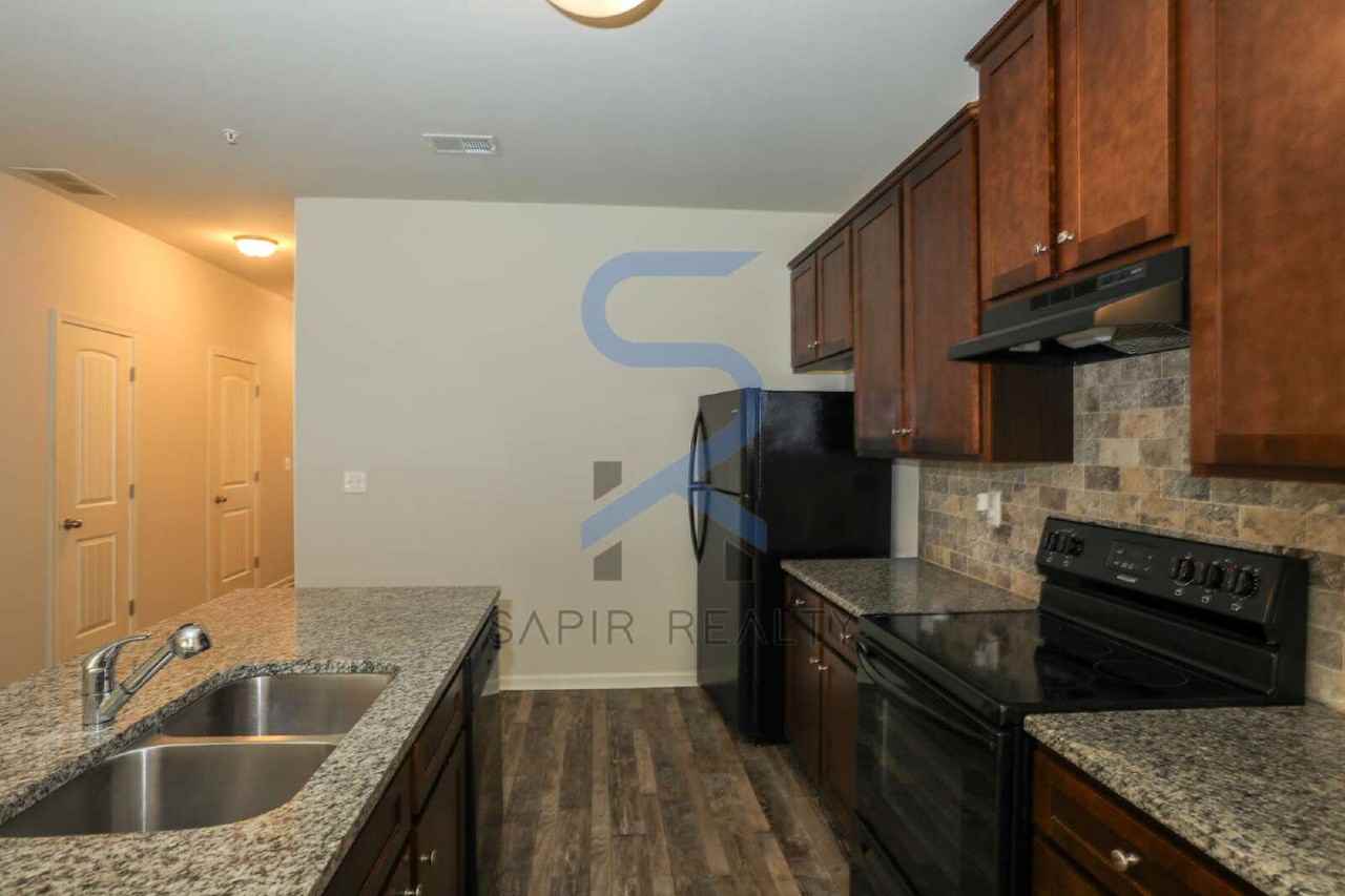 1545 Iris Walk - Photo 6 of 19