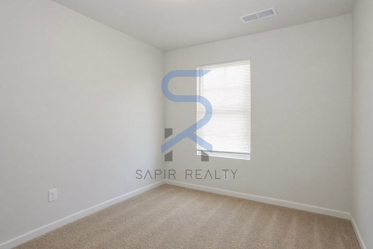 1545 Iris Walk - Photo 7 of 19