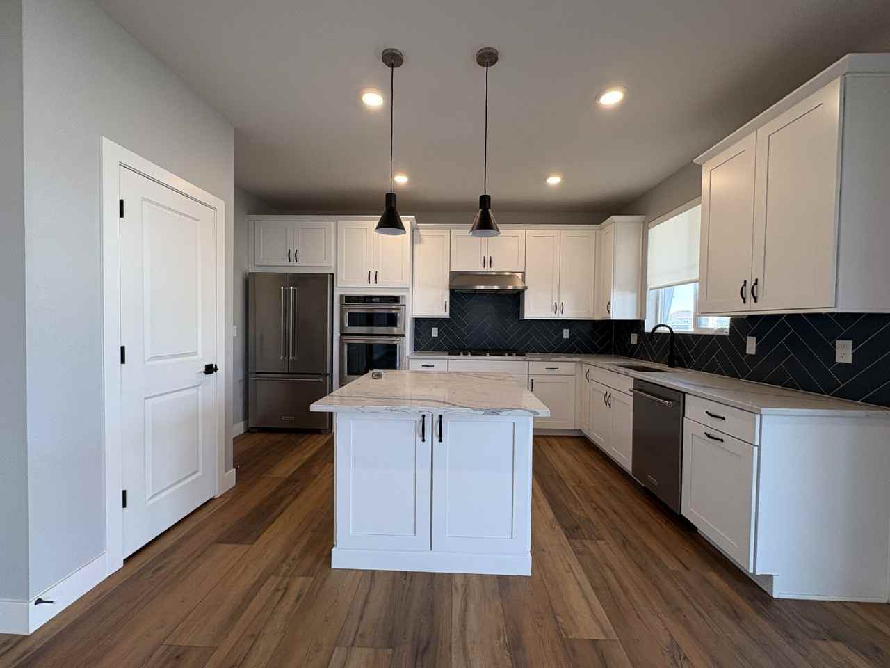 12745 Park Creek Way - Photo 3 of 26