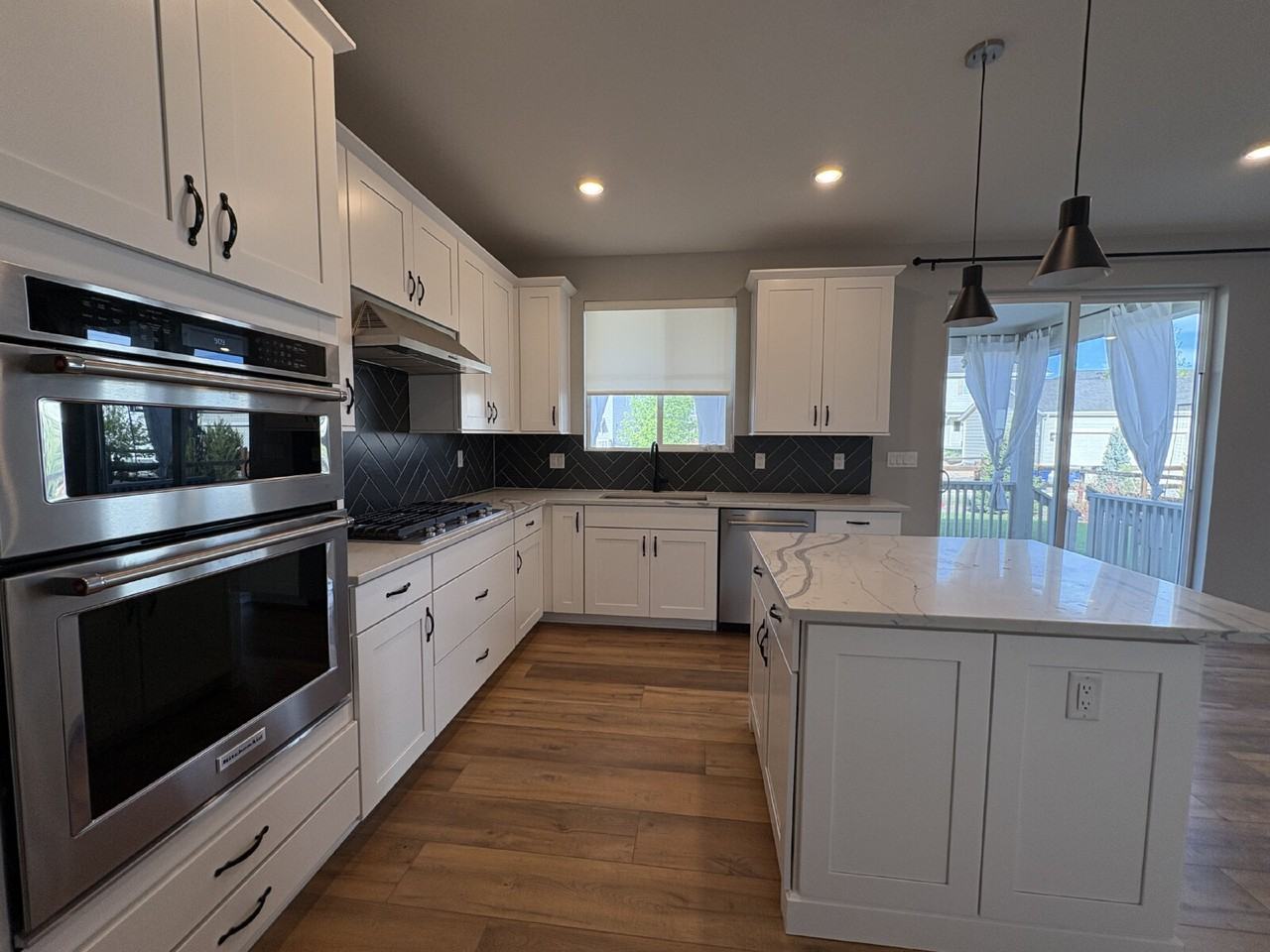 12745 Park Creek Way - Photo 4 of 26