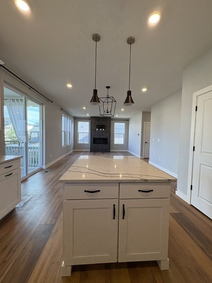 12745 Park Creek Way - Photo 5 of 26