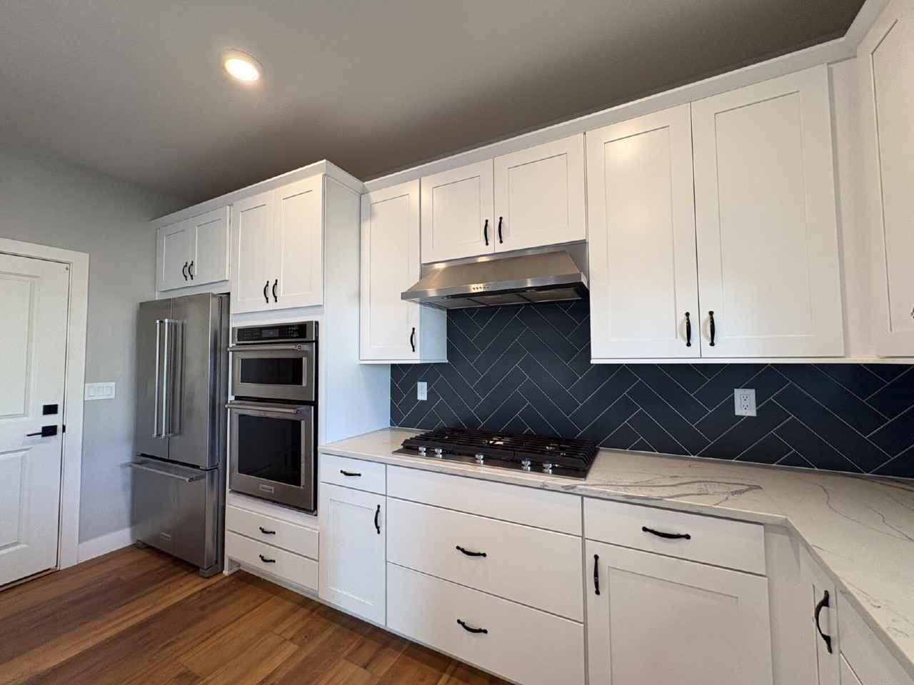 12745 Park Creek Way - Photo 6 of 26