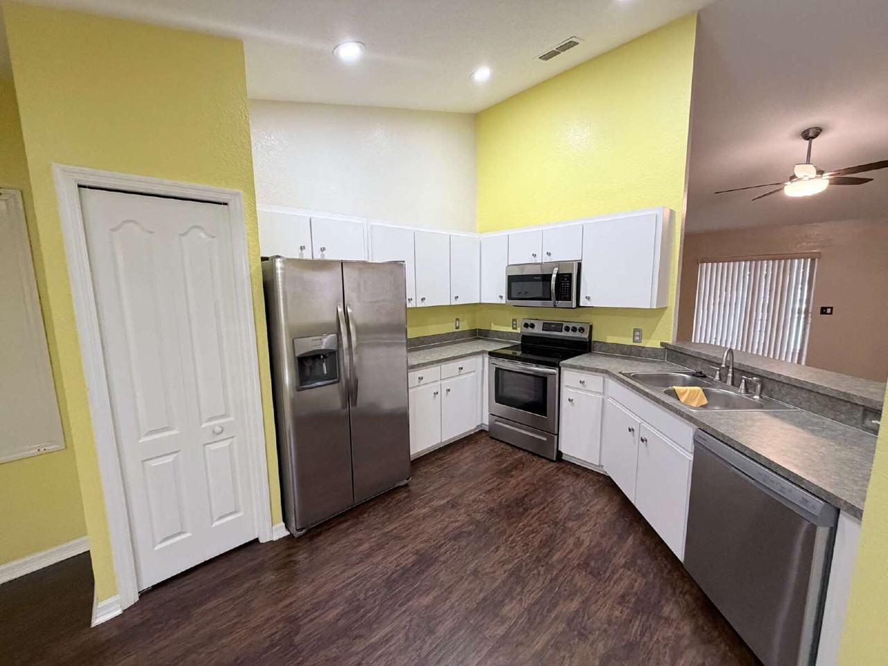 5967 Hillside Heights Dr - Photo 3 of 15