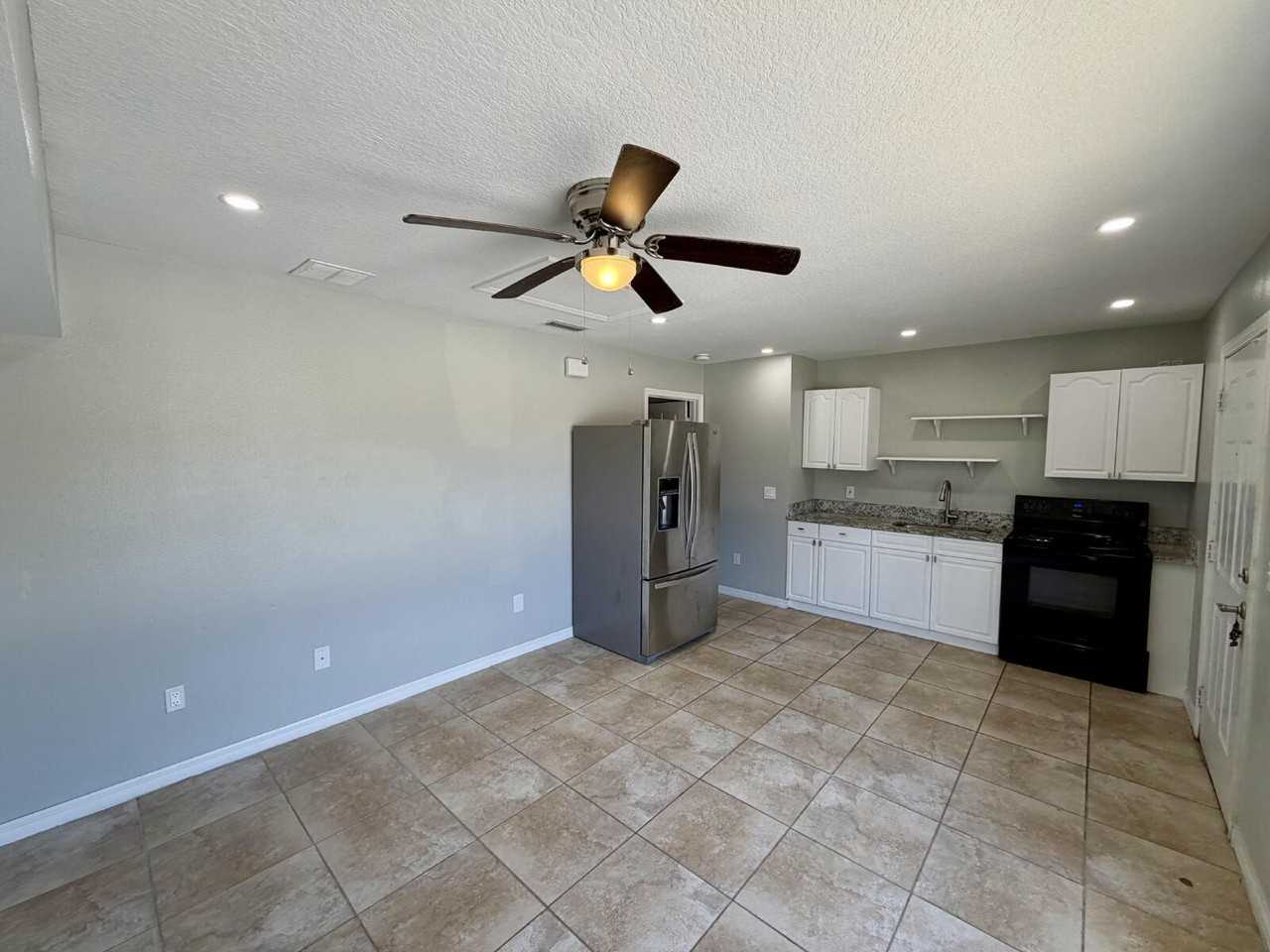 115 Australian Way #B - Photo 5 of 10