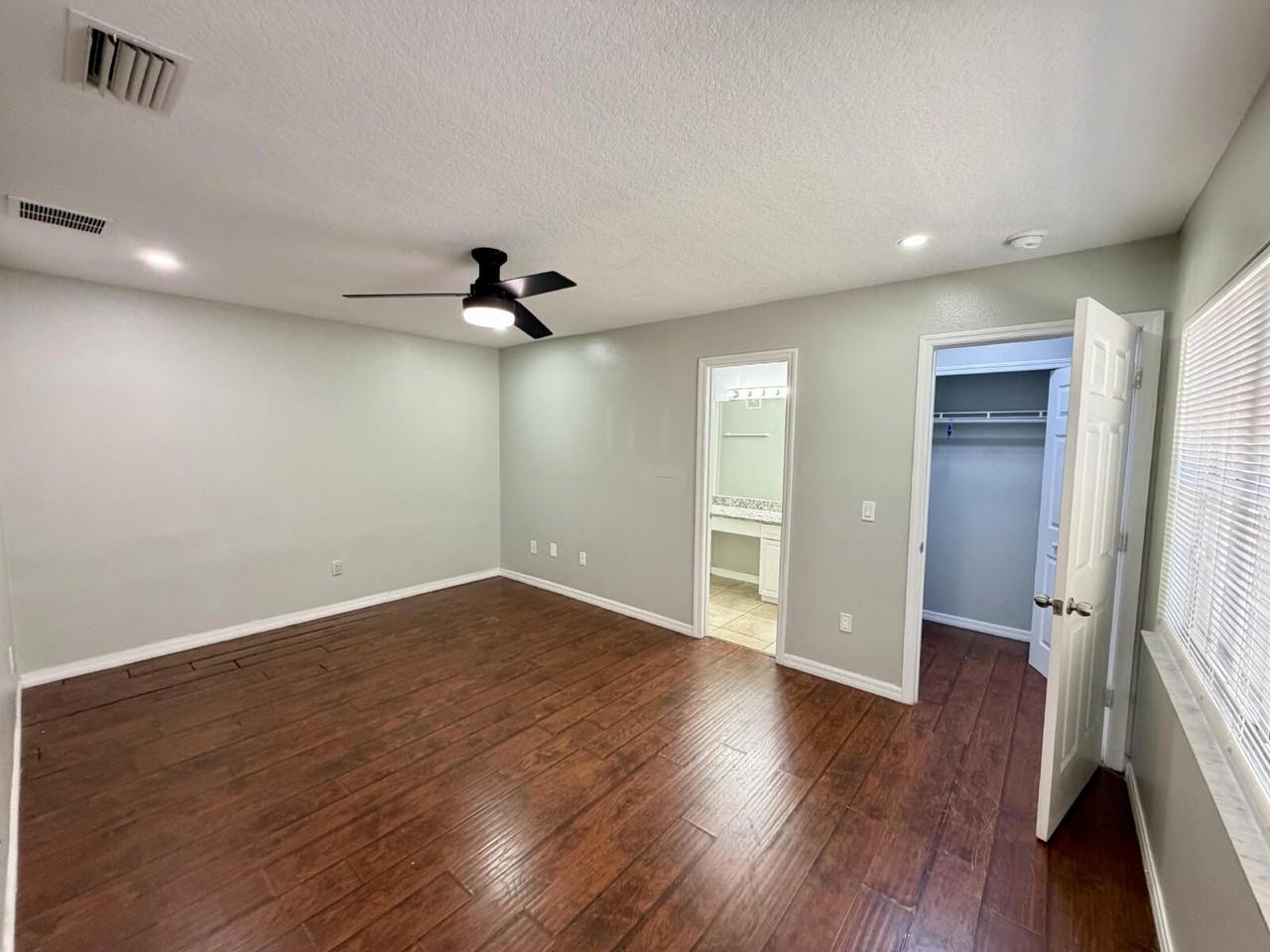 115 Australian Way #B - Photo 6 of 10