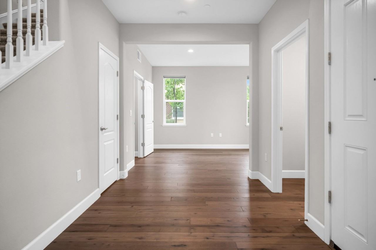 1713 Cannery Loop - Photo 4 of 31