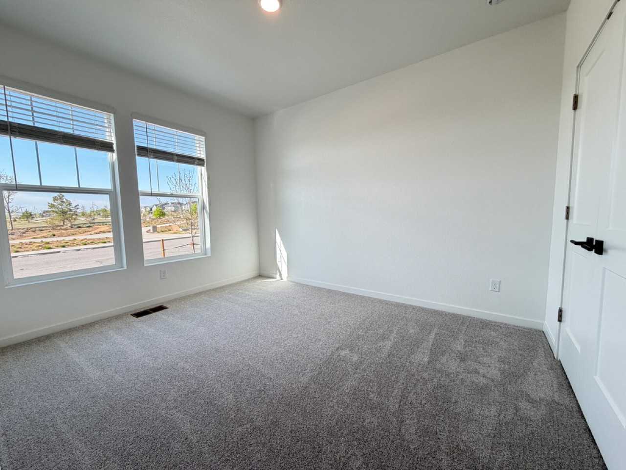 21470 E 58th Ave - Photo 3 of 25