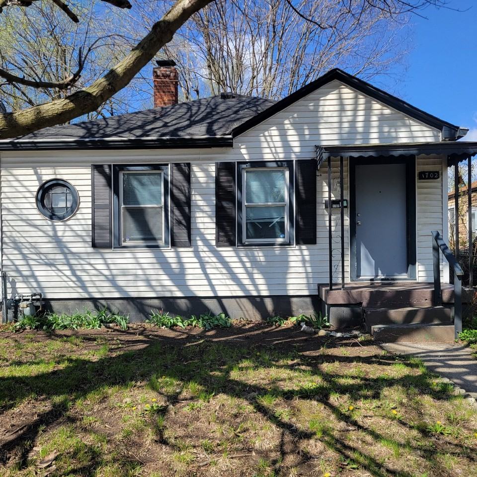 1702 Winfield Ave - Photo 3 of 6