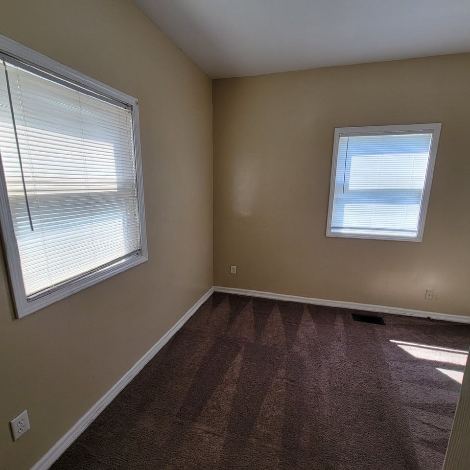 723 Lincoln St - Photo 7 of 7