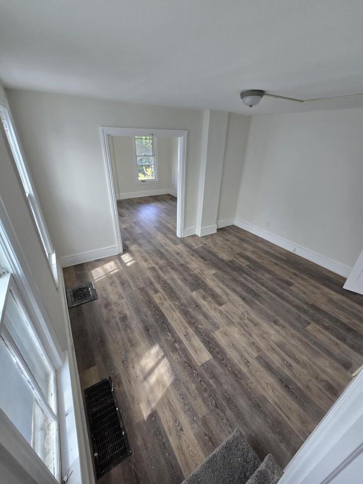 548 Nelson St - Photo 7 of 7