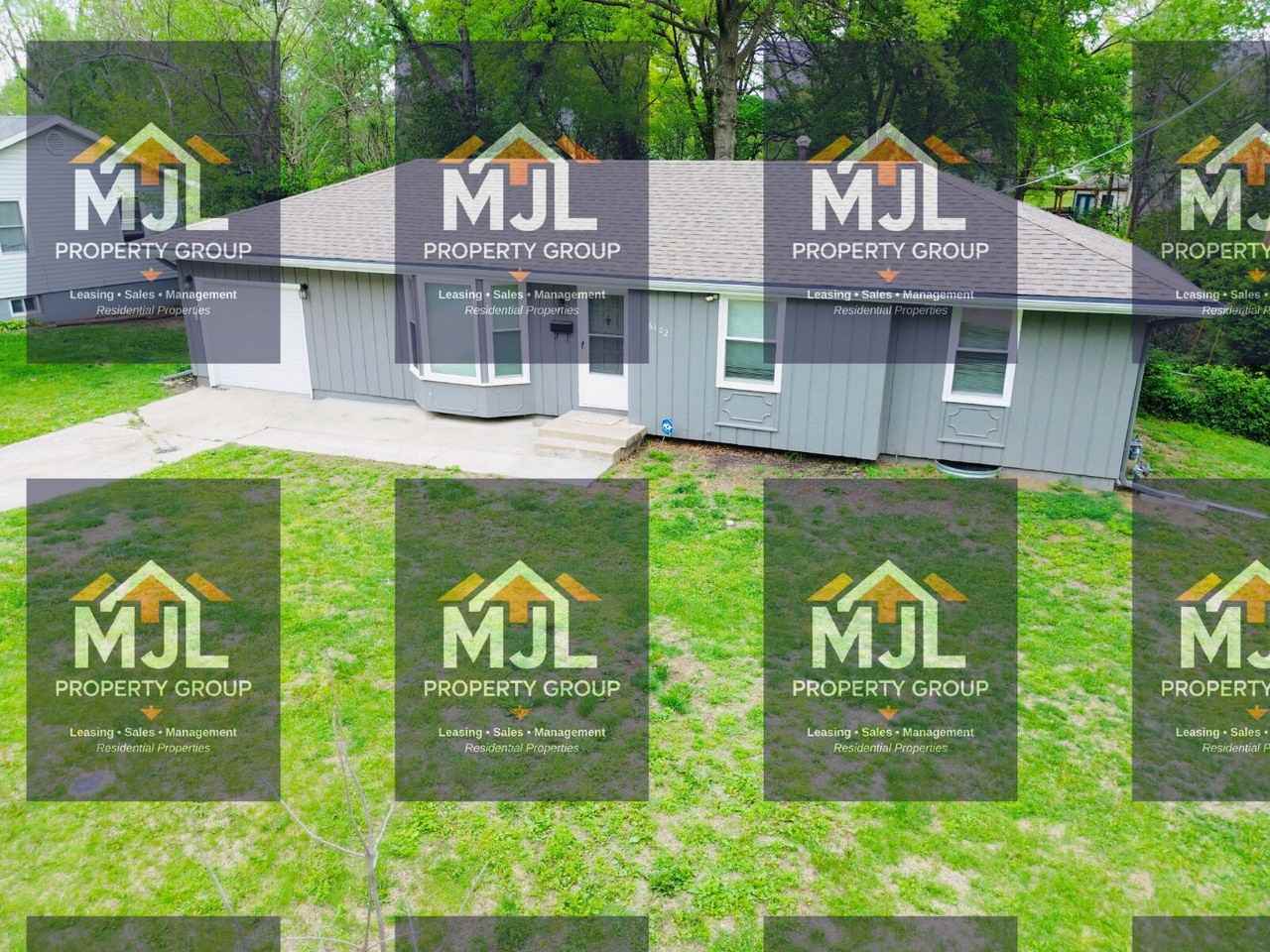 6102 E 96th St - Photo 2 of 16