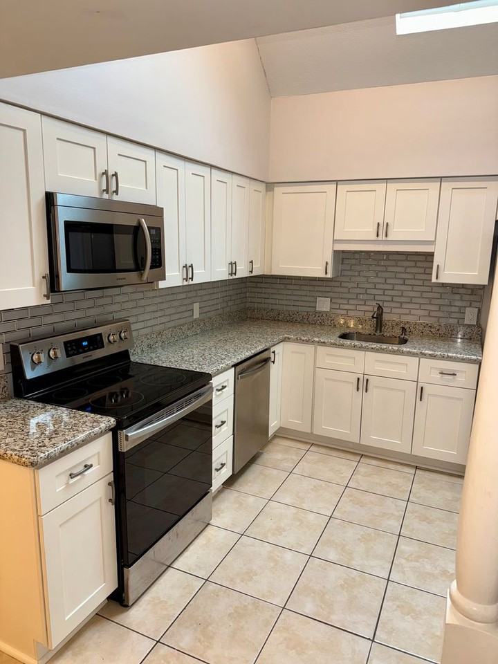 3 Hollycrest Blvd - Photo 7 of 25