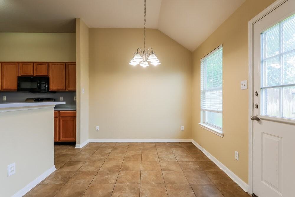 5203 Lost Cove Ln - Photo 6 of 16
