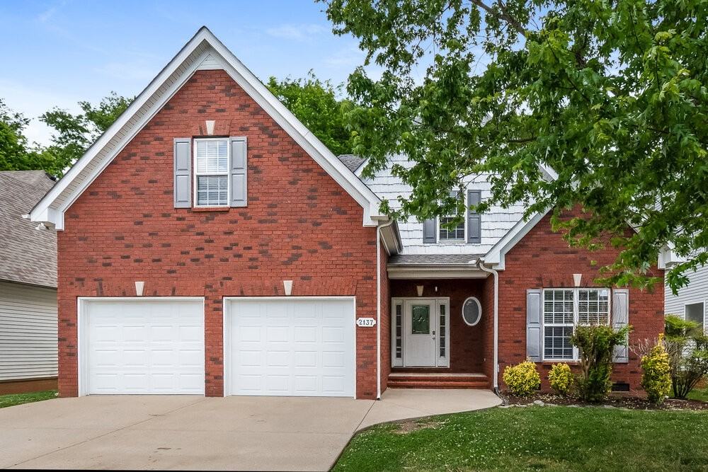 2137 Aberdeen Cir