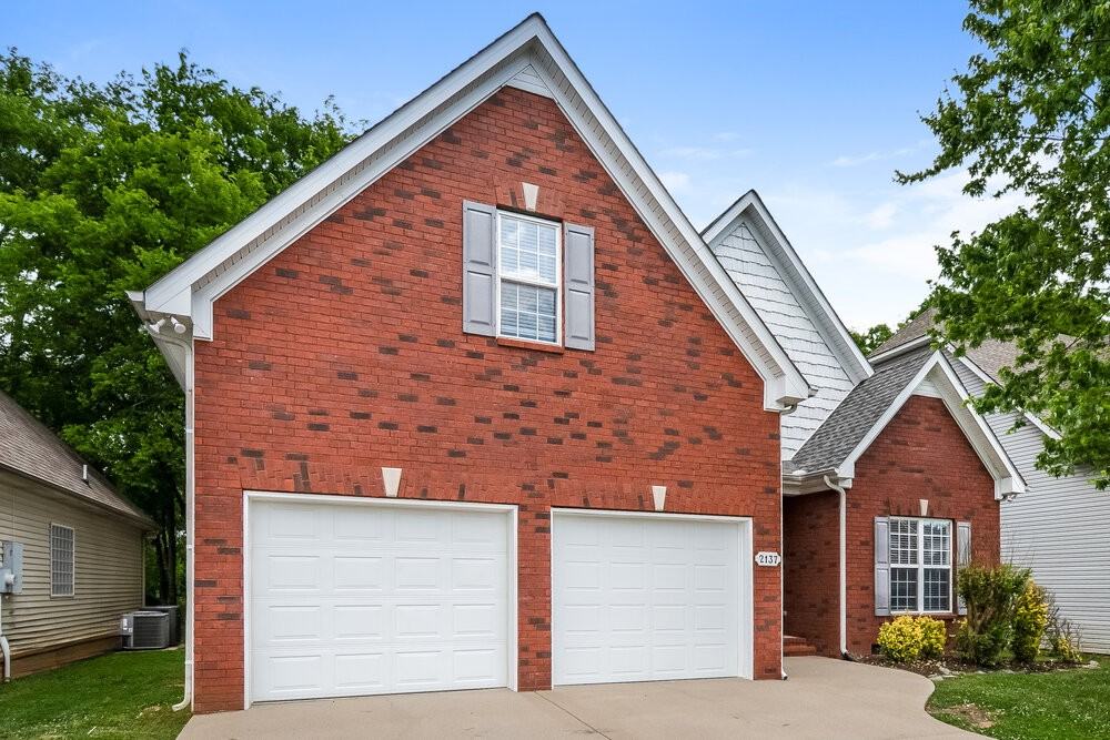 2137 Aberdeen Cir - Photo 4 of 17