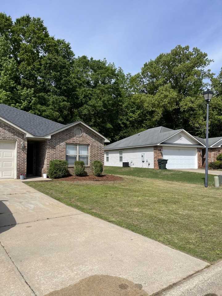 73 Angel Ct - Photo 2 of 19