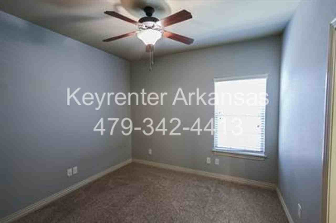 2703 Sw Joshua Ave - Photo 6 of 22