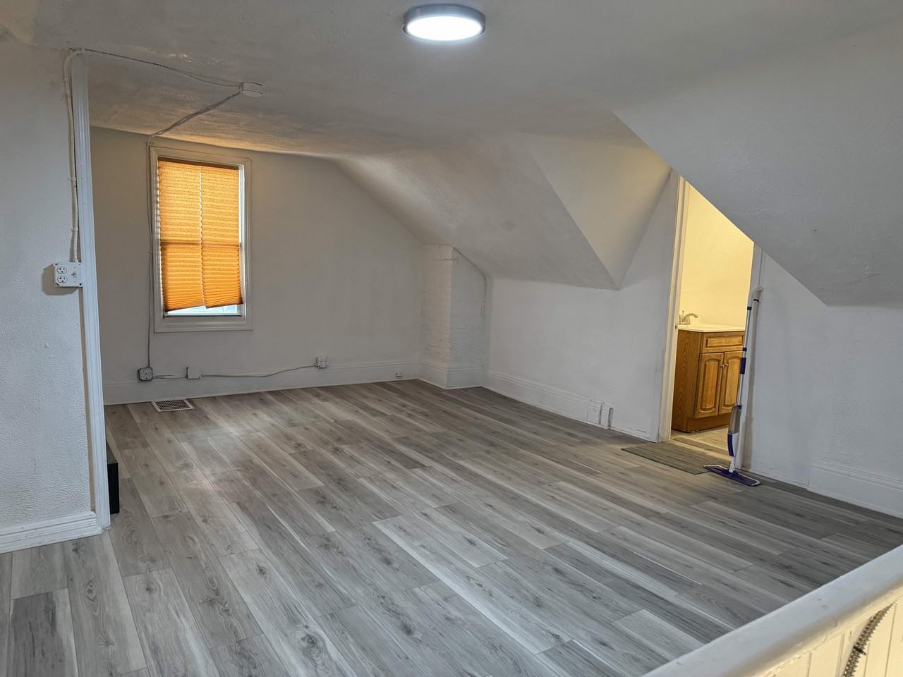 3209 Julietmain Unit - Photo 7 of 10