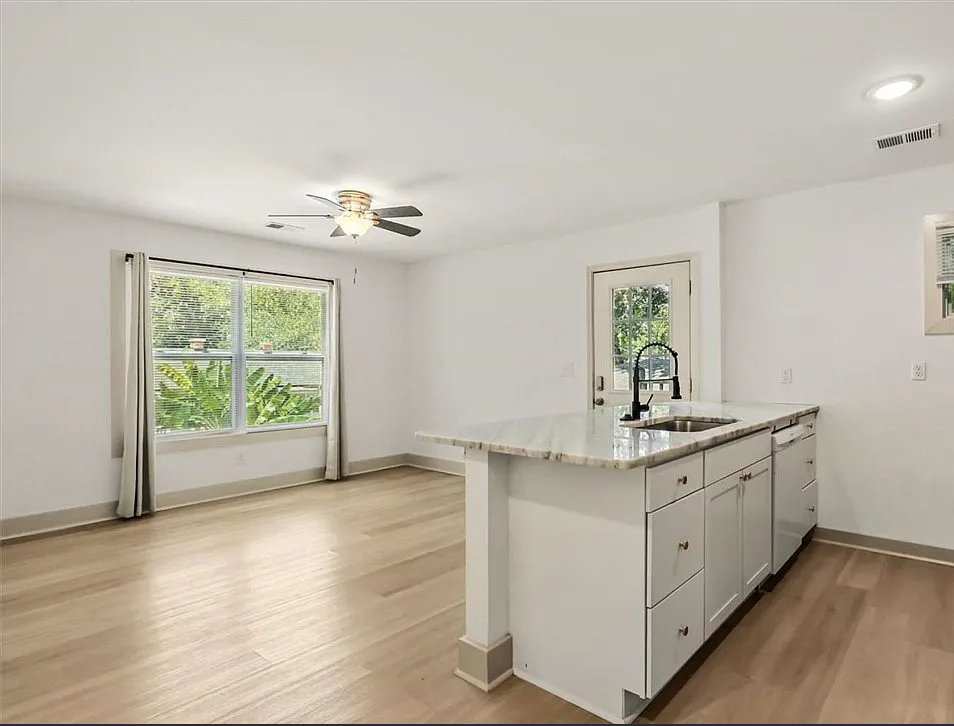 1714 Le Grand St #A - Photo 4 of 21