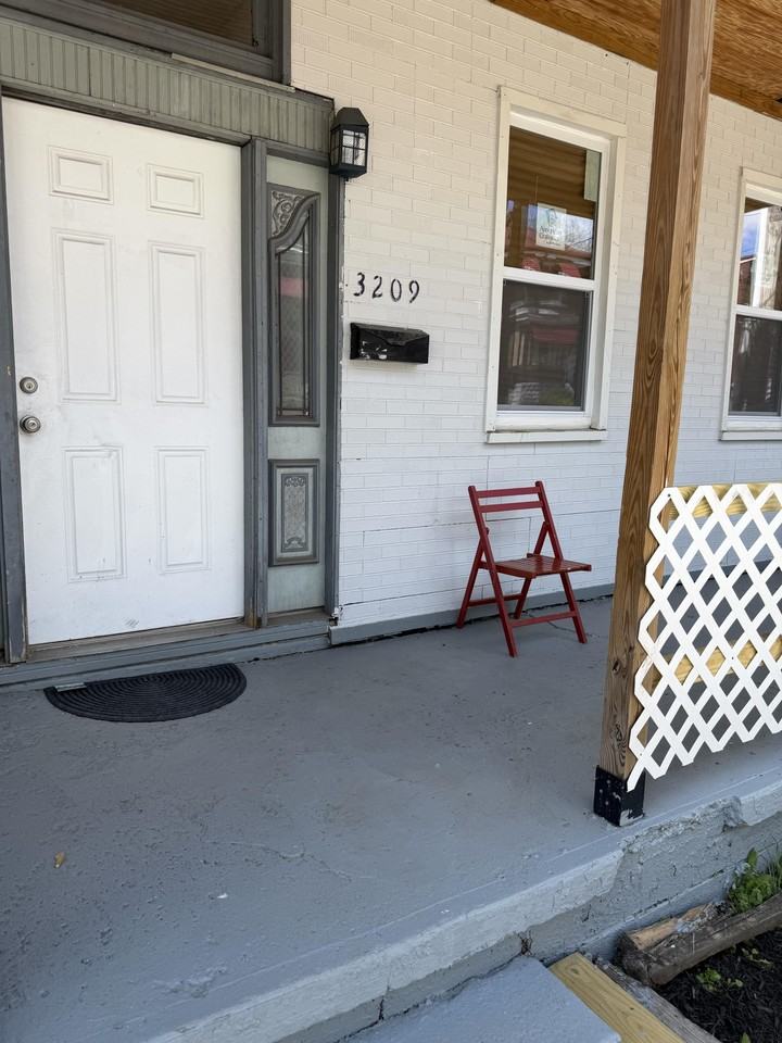 3209 Julietmain Unit - Photo 3 of 13