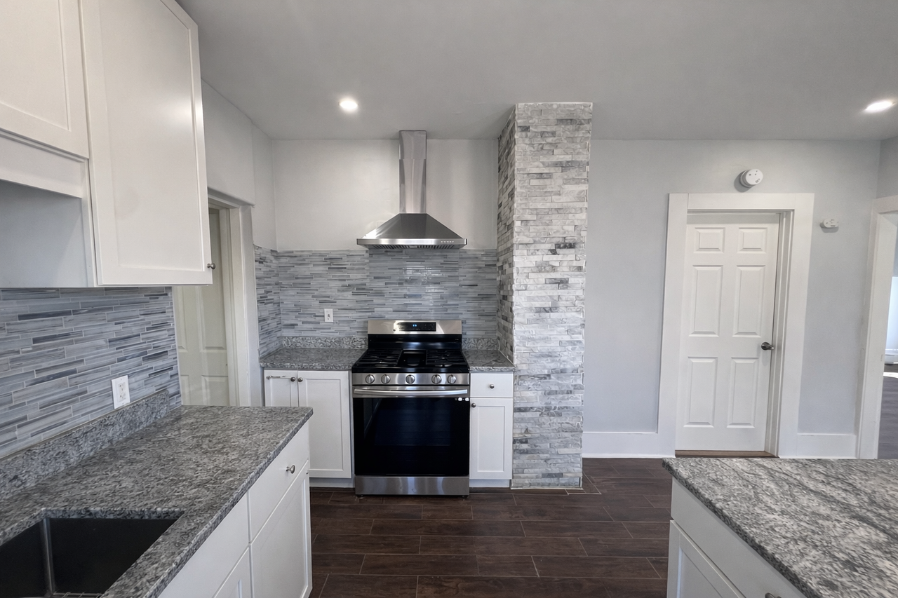 17 Franklin St #3 - Photo 4 of 12