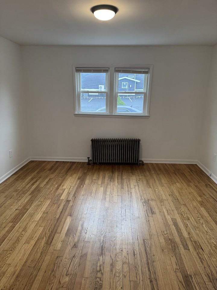 7 Mona Ave #7 - Photo 3 of 14