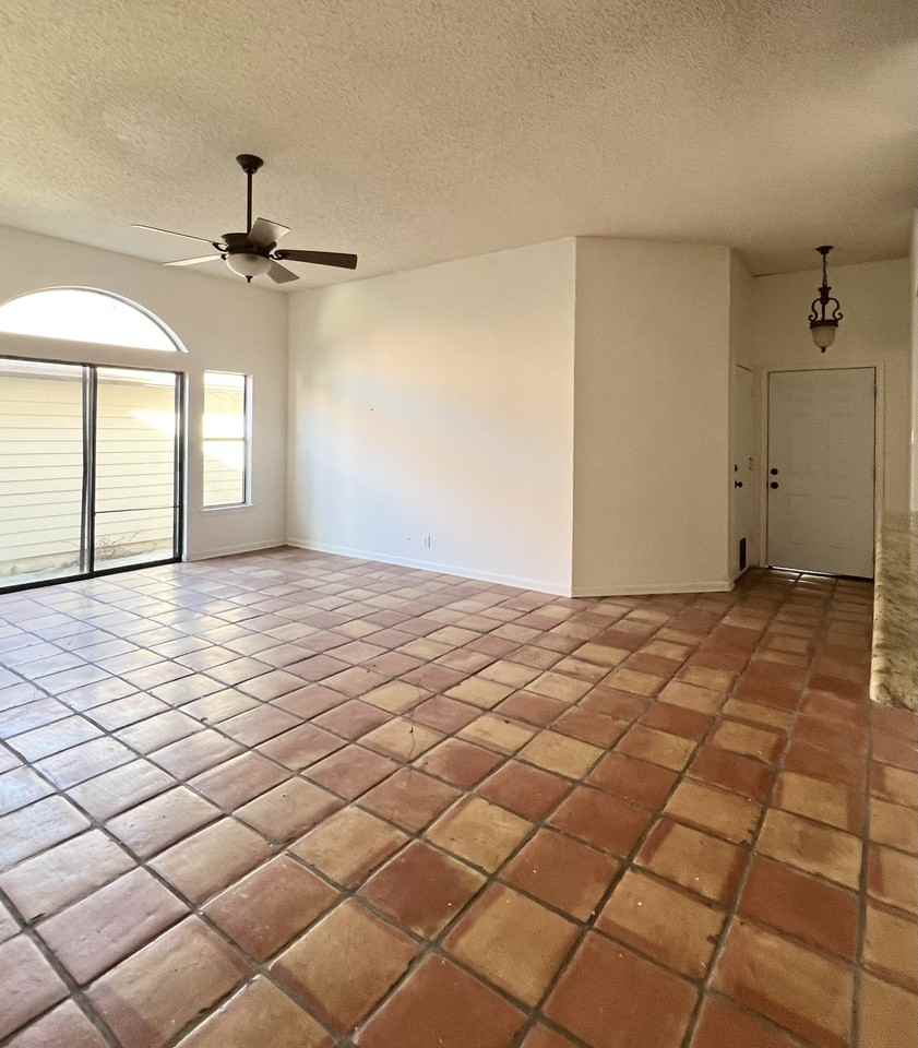 13047 Beacon Park Dr #NA - Photo 4 of 15