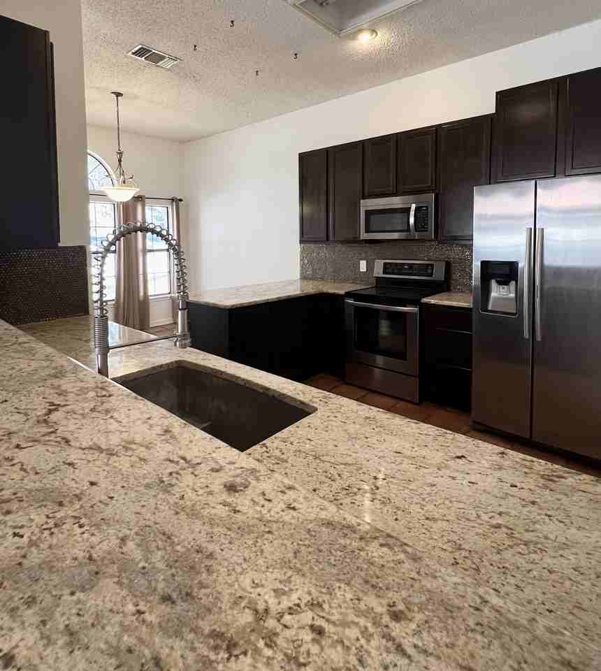 13047 Beacon Park Dr #NA - Photo 6 of 15