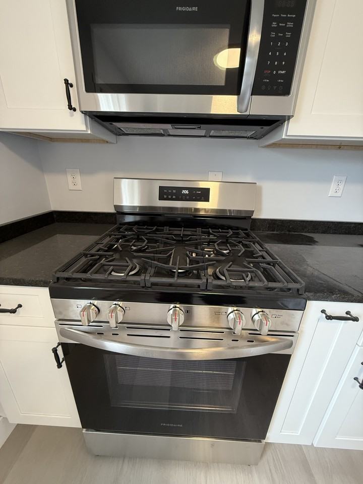 22 Beacon St #2 - Photo 3 of 11