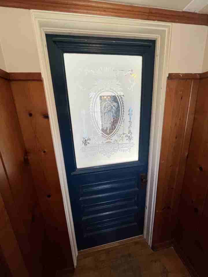 1208 1/2 N Superior St #1208LOWER - Photo 2 of 20