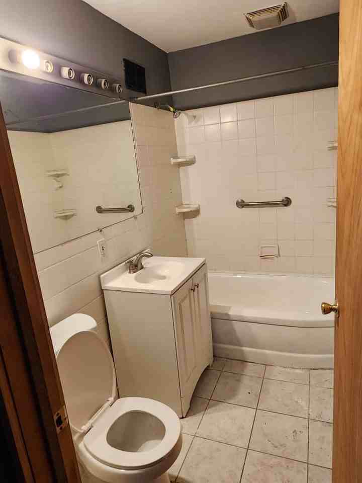 3827 E 151st St #NA - Photo 4 of 12