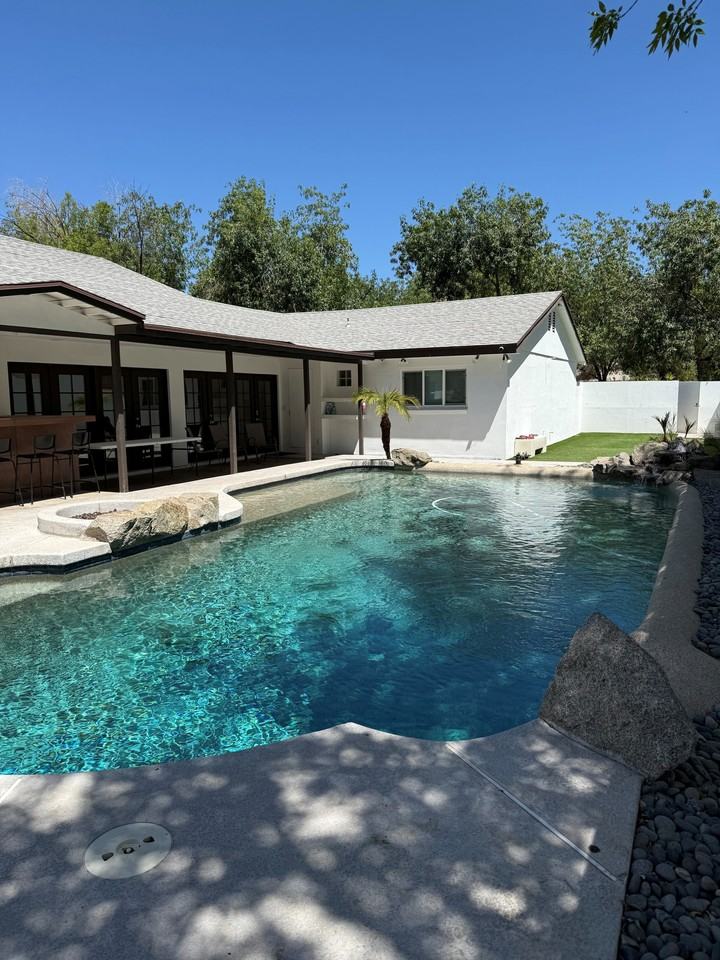 137 E Vista Del Cerro Dr #NA - Photo 2 of 30