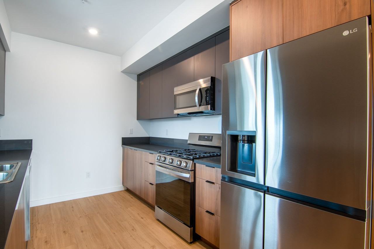 14333 Sylvan - Photo 3 of 21