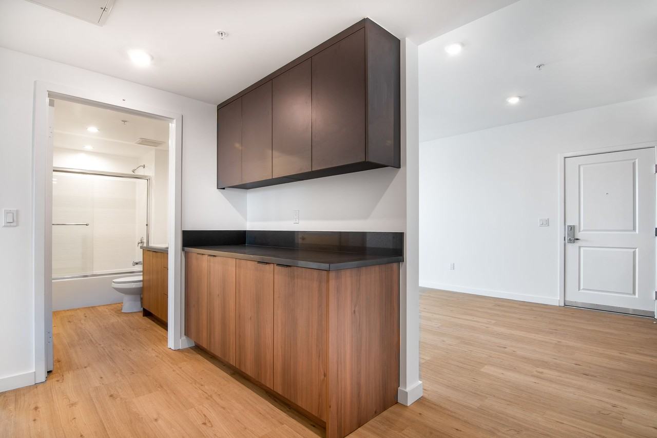 14333 Sylvan - Photo 4 of 21
