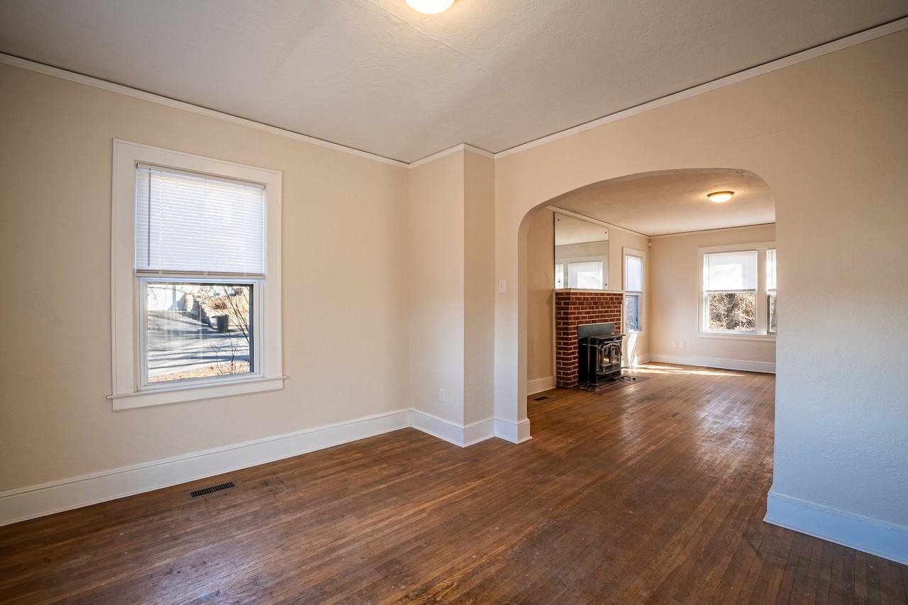 228 Crawford St #B - Photo 4 of 23