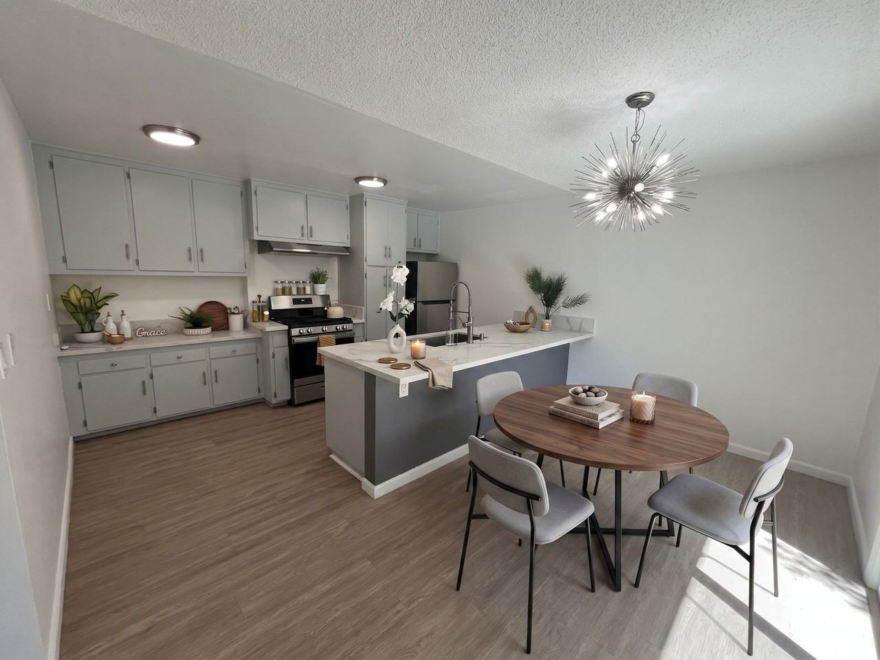 445 E Magnolia Blvd - Photo 2 of 15