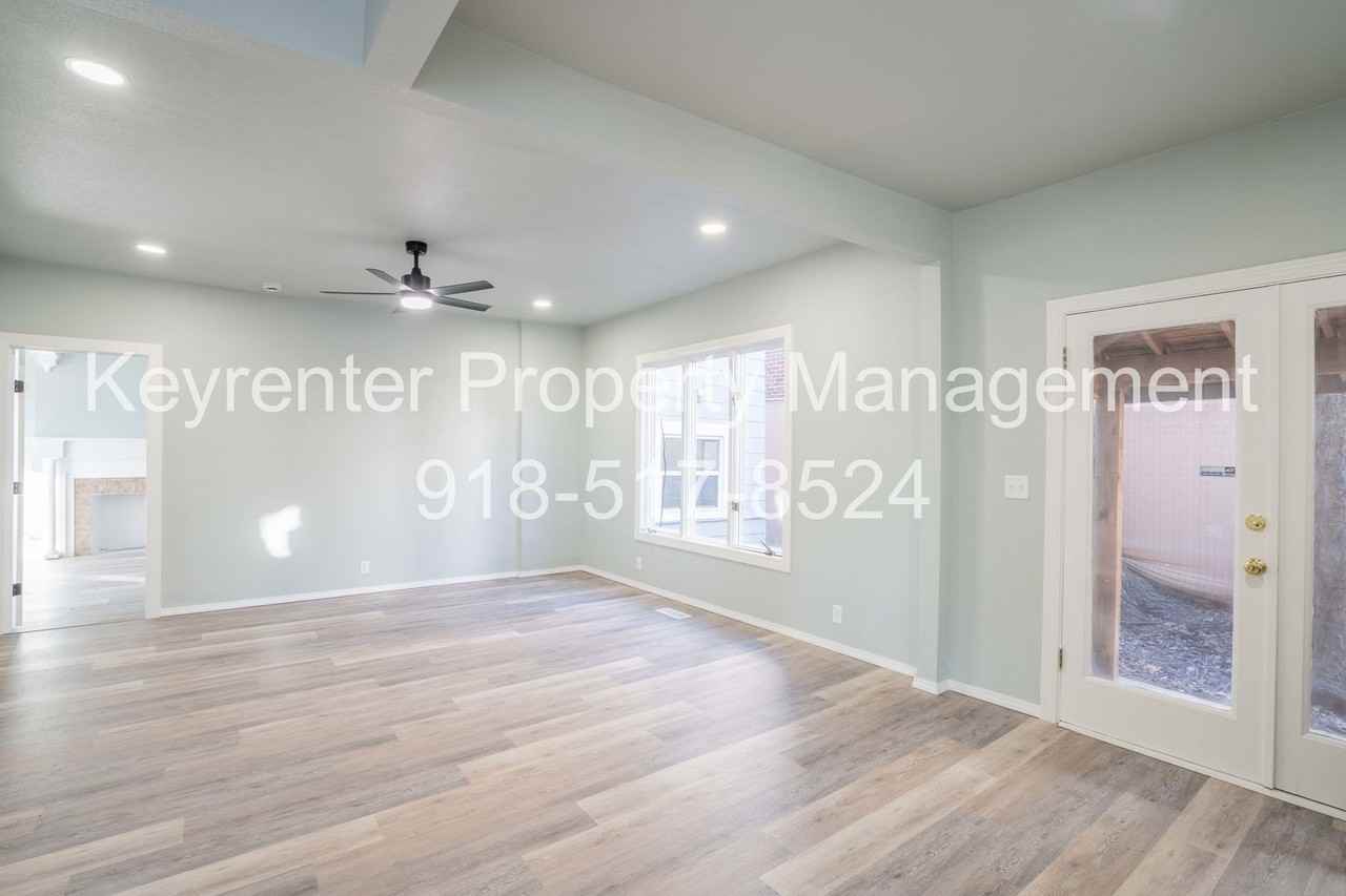 1705 S Quaker Ave - Photo 3 of 15