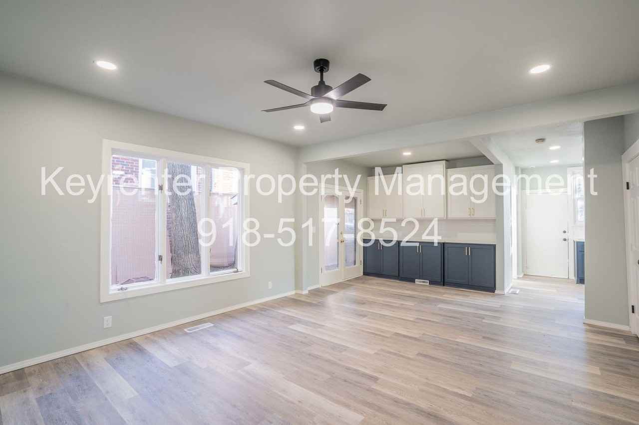 1705 S Quaker Ave - Photo 4 of 15