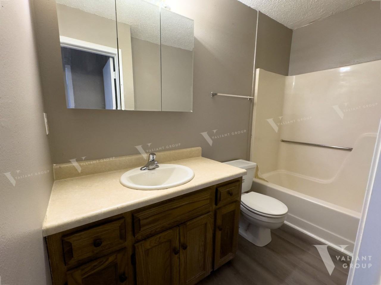 Oakwood Apartments - Photo 5 of 11