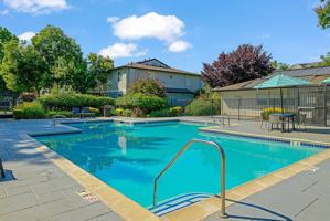 featured image of 4200 Bay St