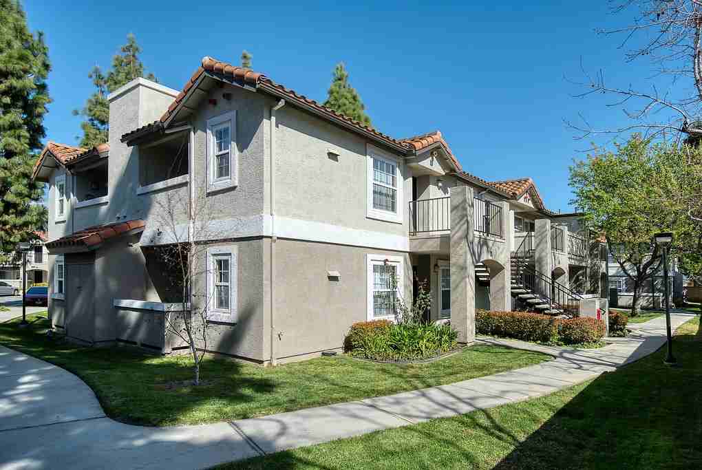 Camino Ruiz Square - Photo 4 of 40