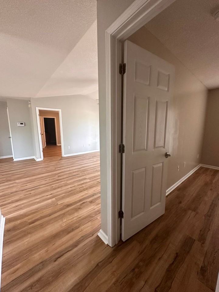 811 Hardwood Way - Photo 3 of 16